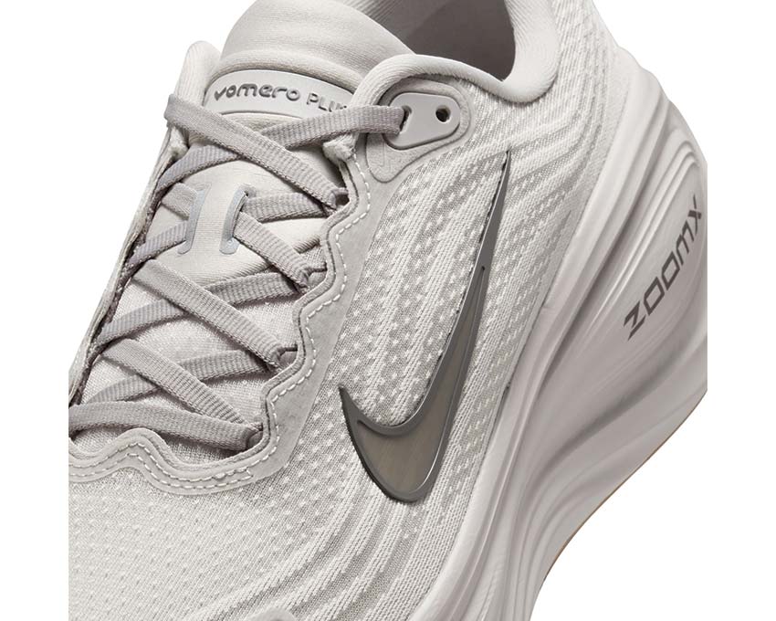 Nike Vomero Plus College Grey - Image 2