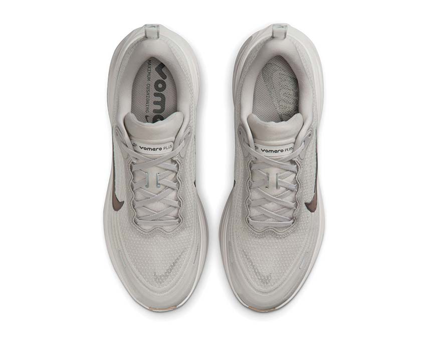 Nike Vomero Plus College Grey - Image 5